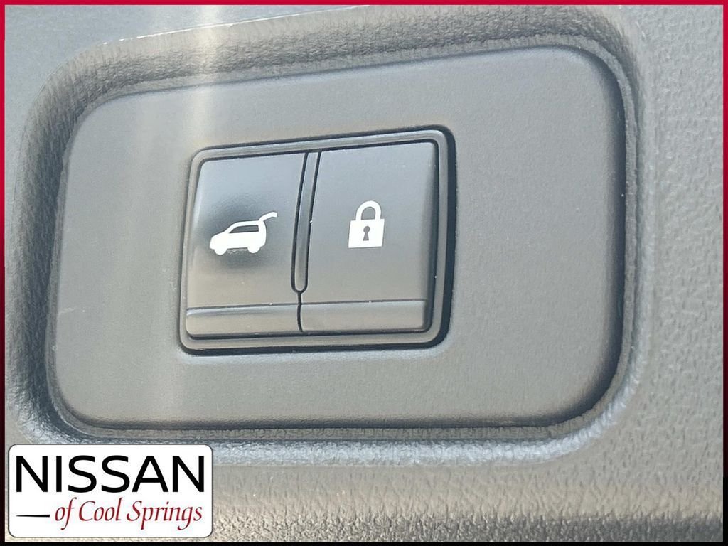 Used 2023 Blue Nissan Platinum image 15
