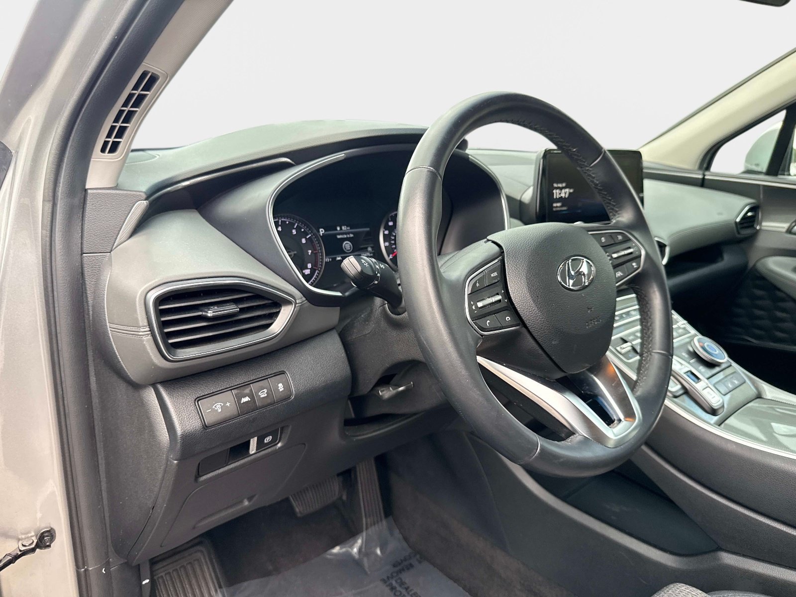 Used 2023 Shimmering Silver Hyundai SEL image 17