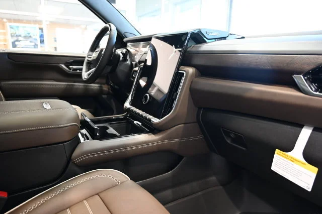 2026 GMC Yukon XL Denali Ultimate - Photo 17