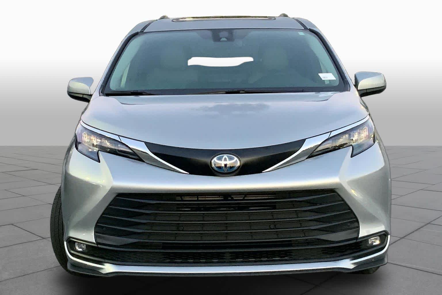 Used 2025 Celestial Silver Metallic Toyota XLE image 4