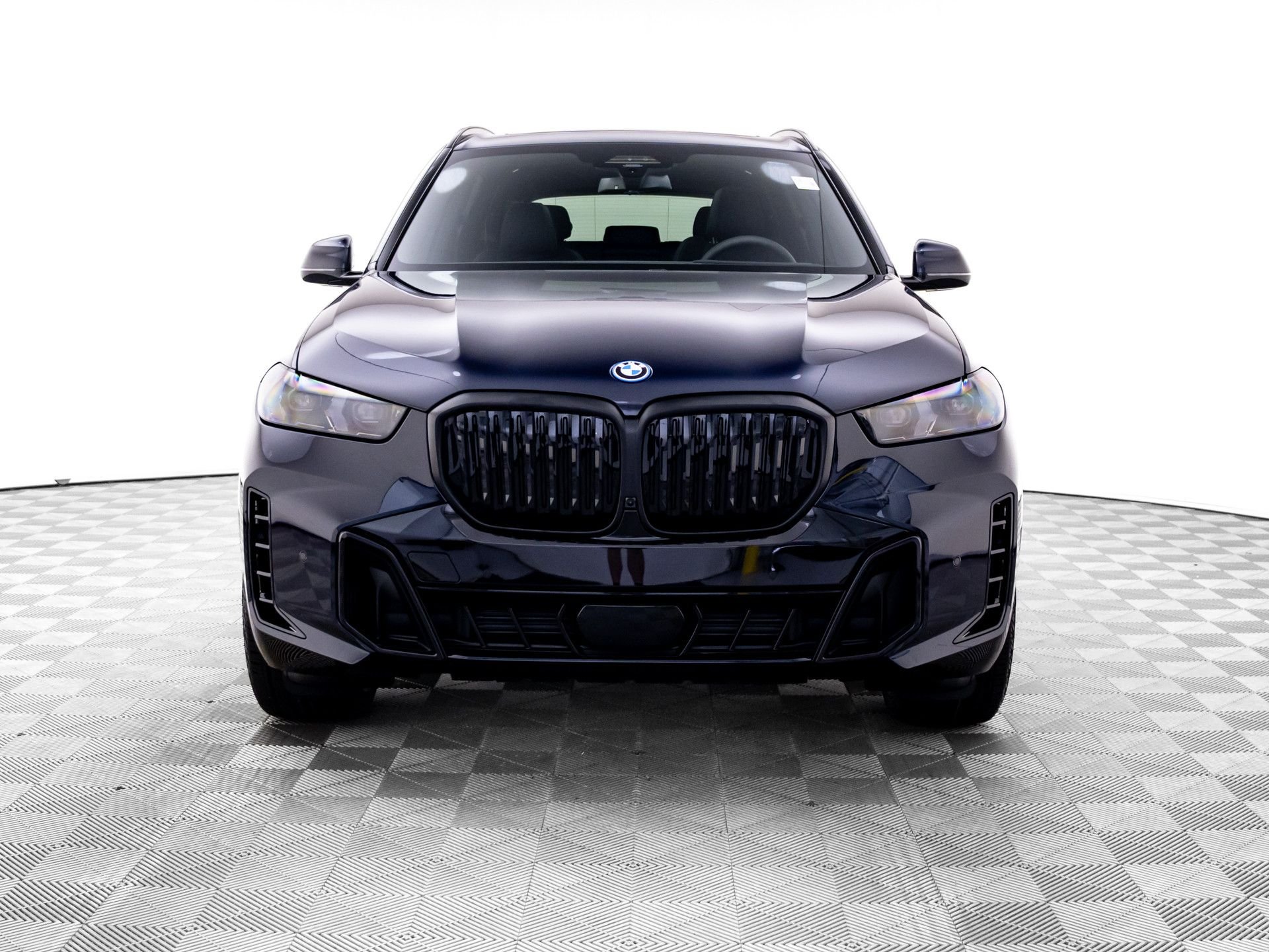New 2026 Carbon Black Metallic BMW xDrive50e image 10