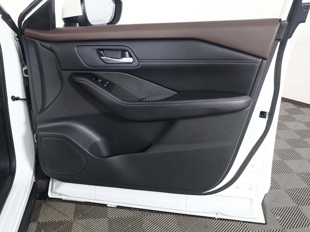 Used 2023 White Nissan SV image 26