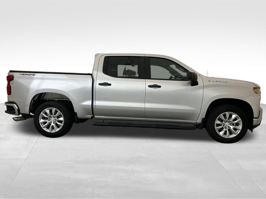 Used 2019 Silver Chevrolet Custom image 7