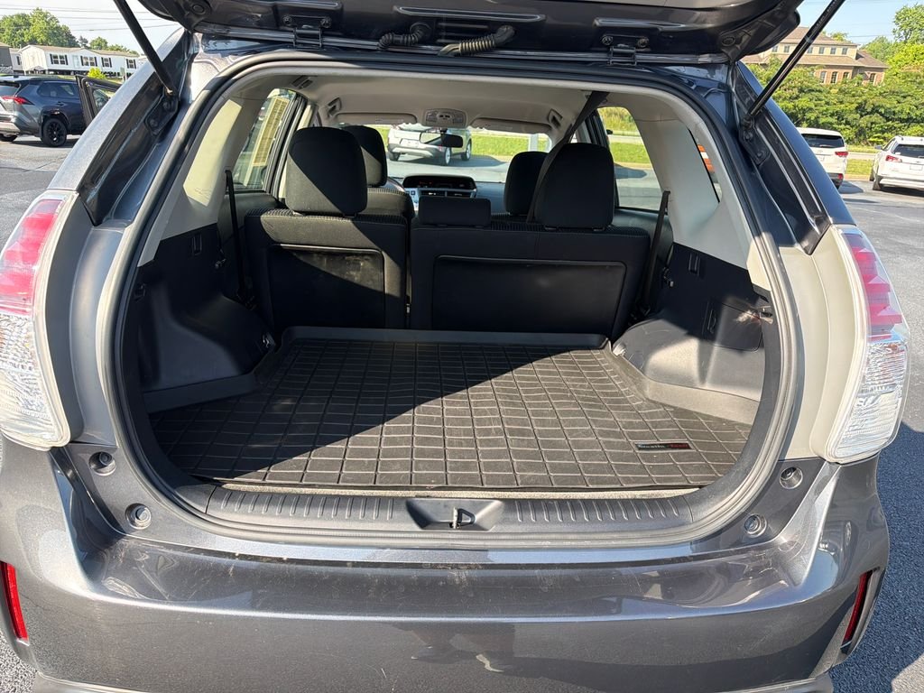Used 2016 Gray Toyota Three image 22