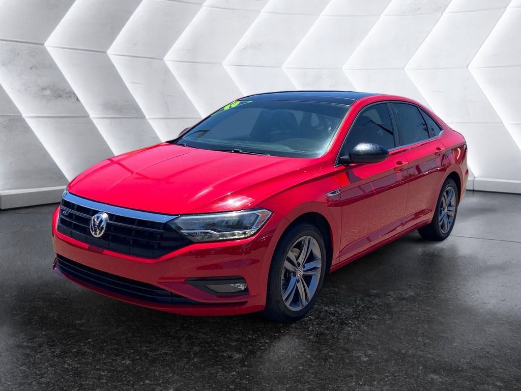 Used 2019  Volkswagen R-Line image 3