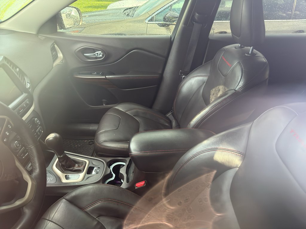 Used 2014 Anvil Clear Coat Jeep Trailhawk image 11