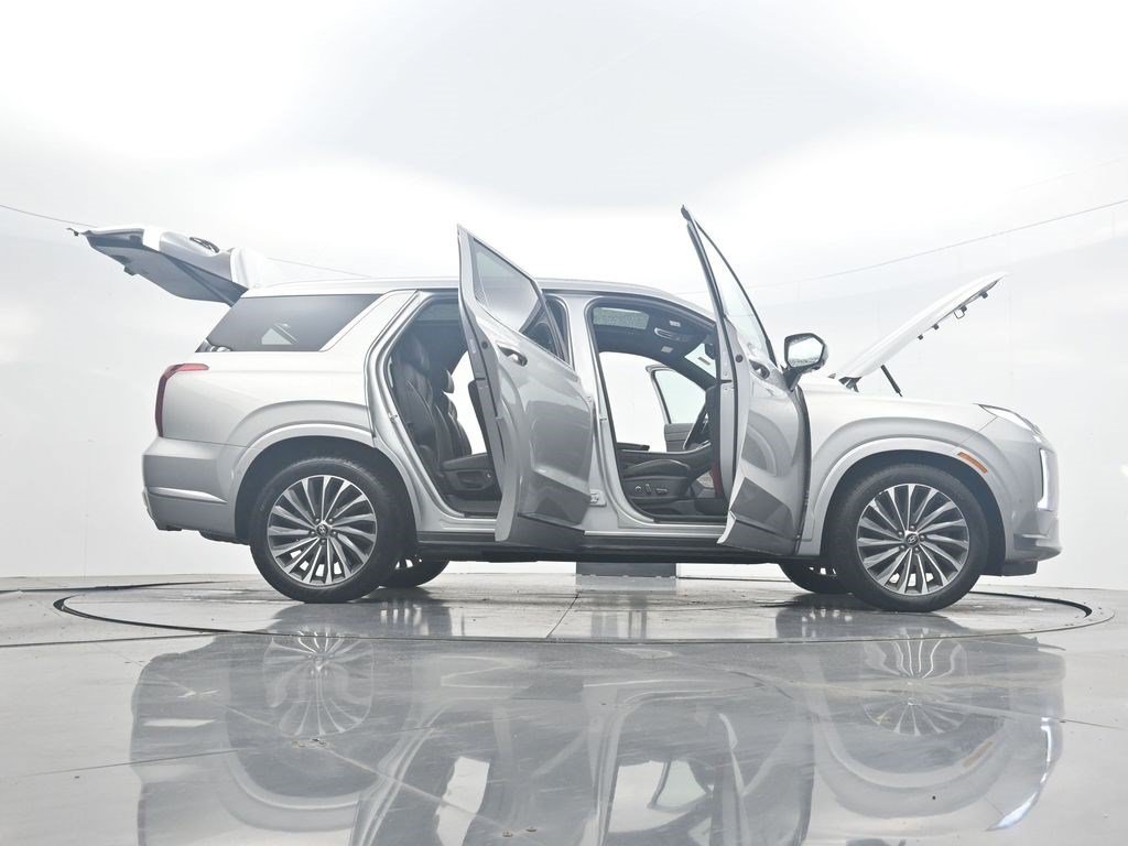 Certified Used 2024 Typhoon Silver Hyundai Calligraphy image 38