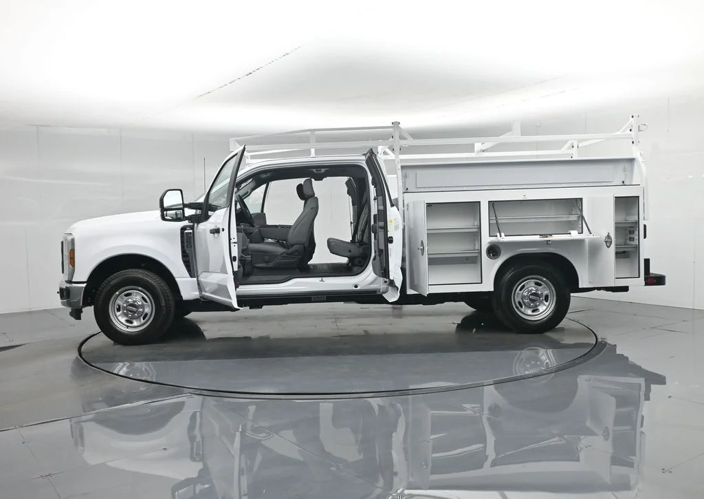New 2026 Oxford White Ford XL image 59