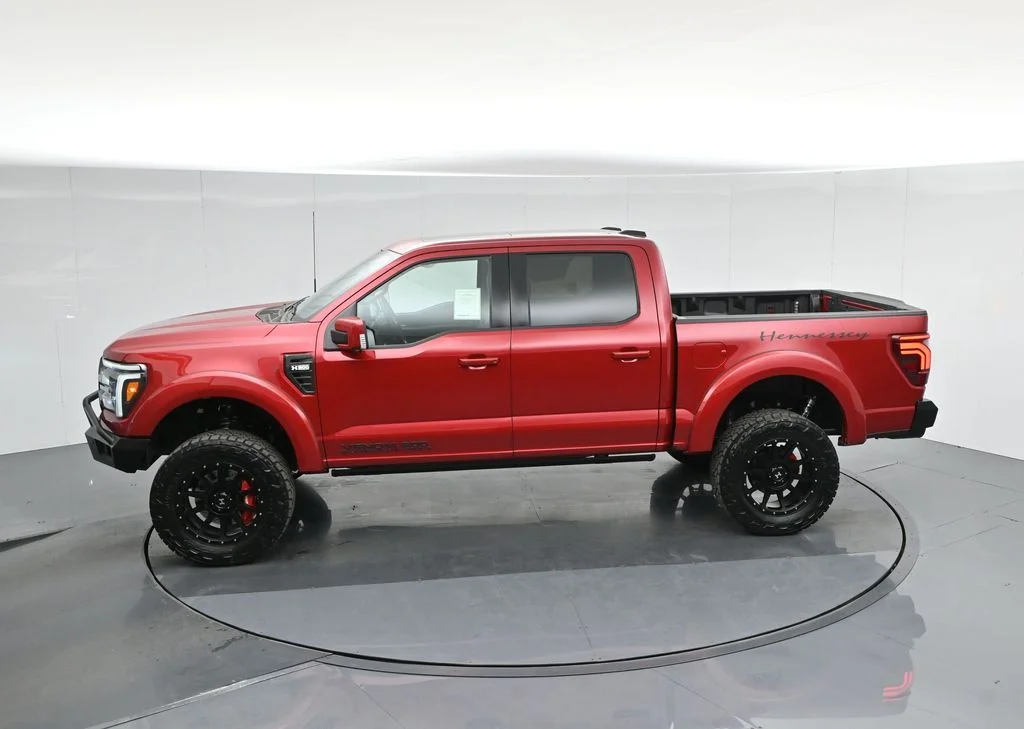 New 2025 Rapid Red Metallic Tinted Clearcoat Ford Lariat image 47