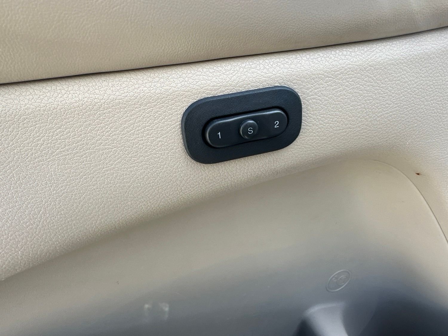 Used 2011 Black Jeep Limited image 19