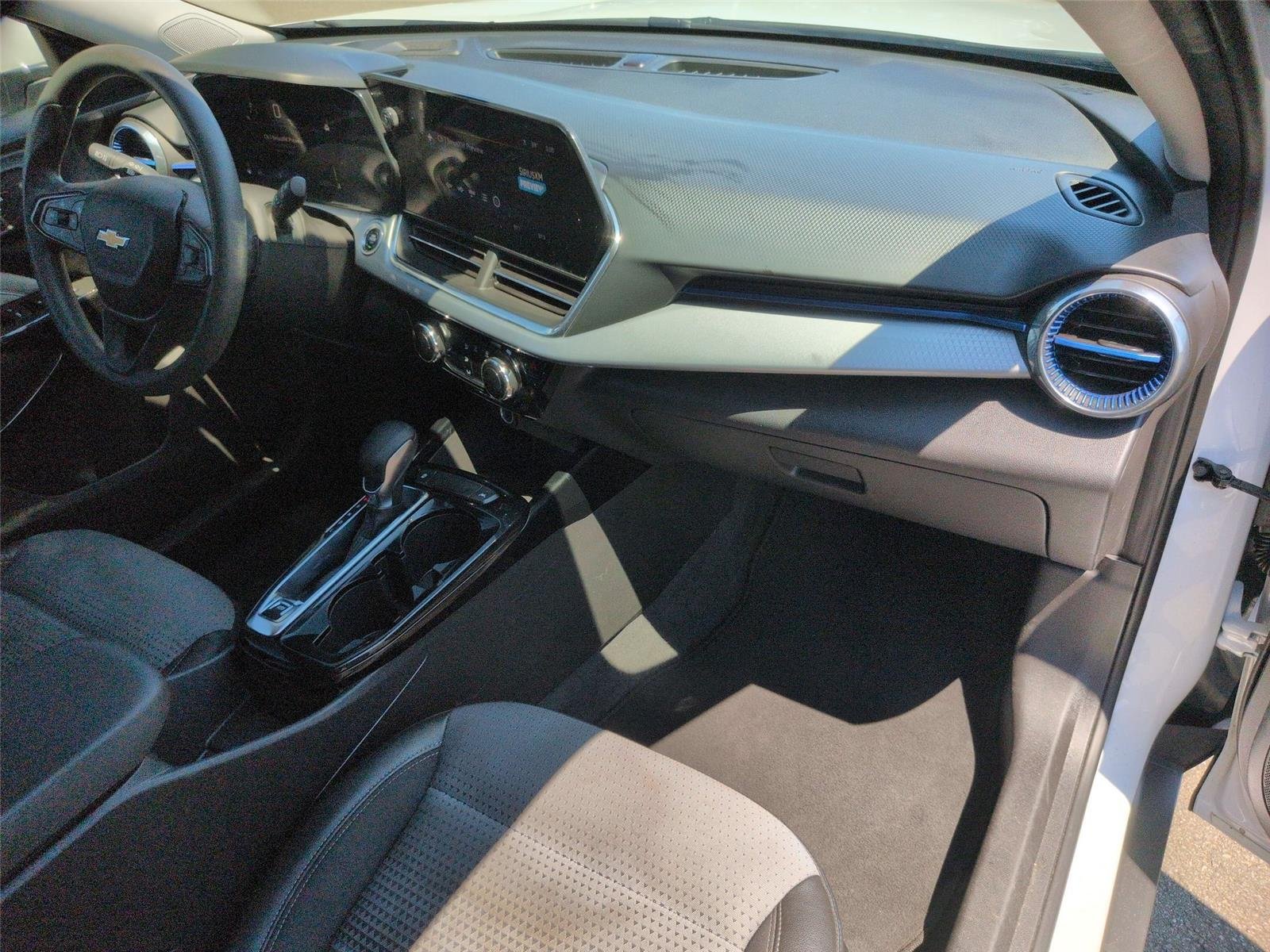 Used 2025  CHEVROLET 1LT image 37