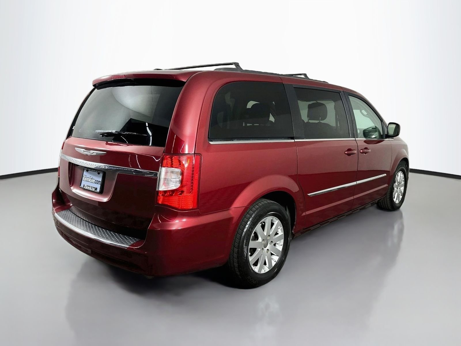 Used 2016 Deep Cherry Red Crystal Pearlcoat Chrysler Touring image 7