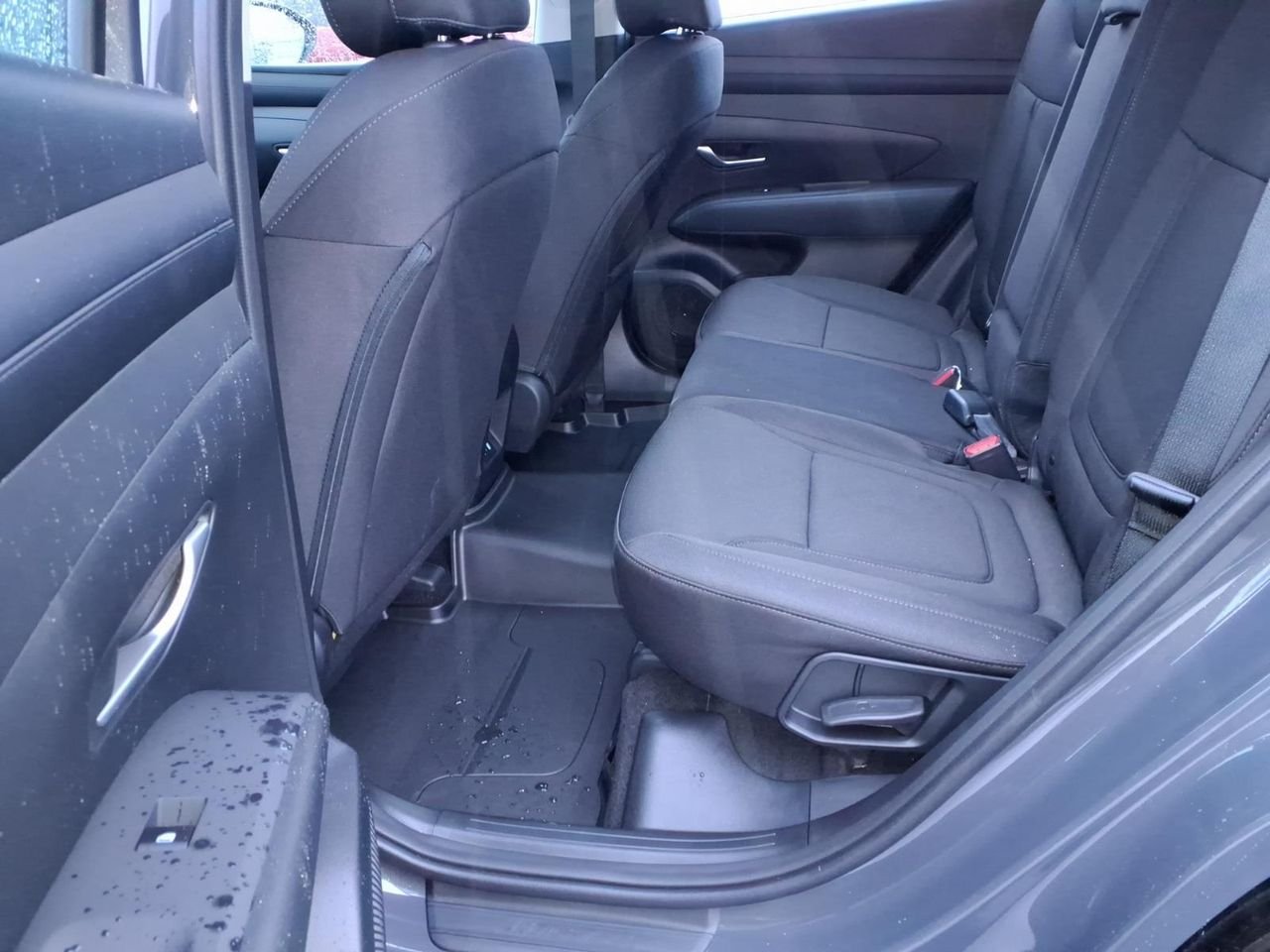 New 2026 Ecotronic Gray Metallic Pe2 Hyundai SE FWD image 5