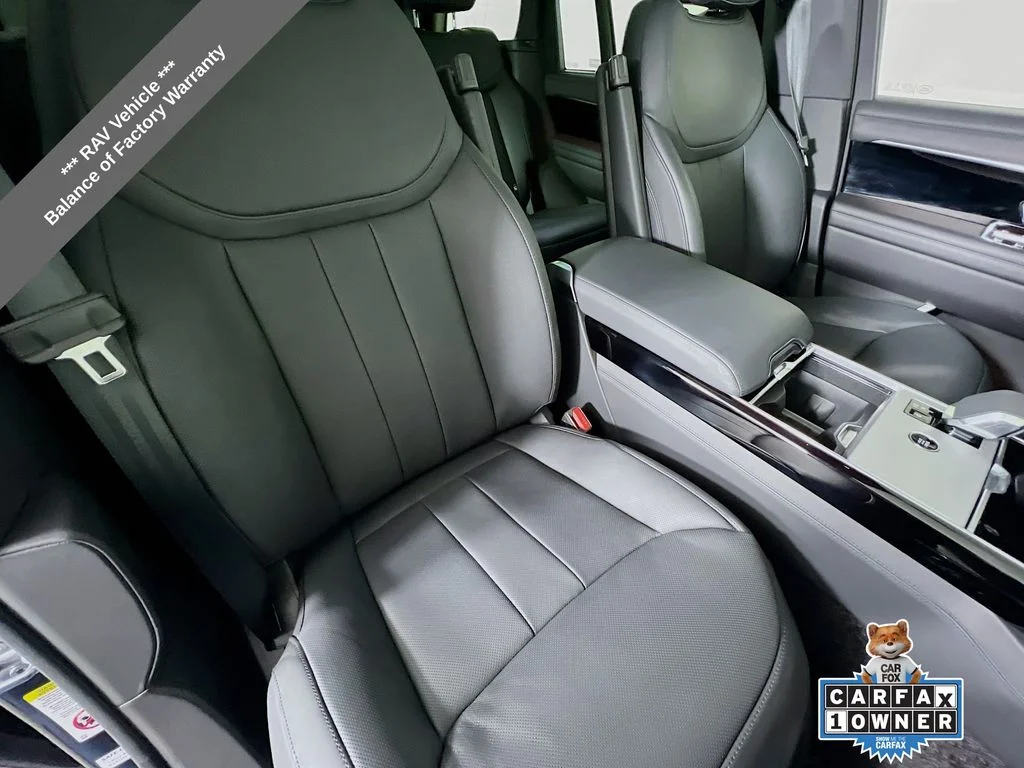 Used 2024 Carpathian Gray Premium Metallic Land Rover SE image 30