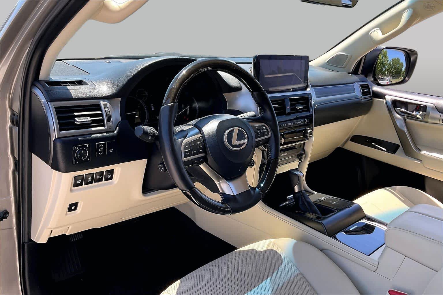 Used 2023 Atomic Silver Lexus Premium image 18