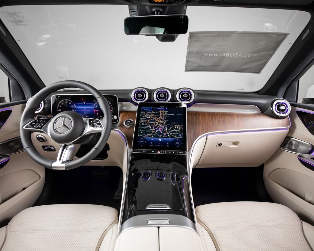 New 2026 Polar White Mercedes-Benz GLC 300 image 7