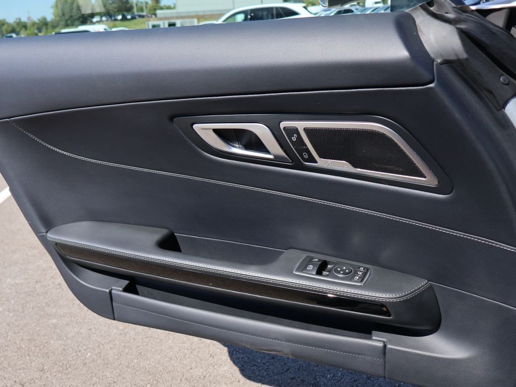 Used 2019 Iridium Silver Metallic Mercedes-Benz Base image 36