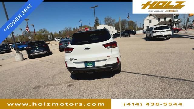 Certified Used 2022 Iridescent Pearl Tricoat Chevrolet RS image 7