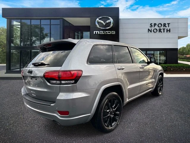 Used 2019 Silver Jeep Altitude image 3