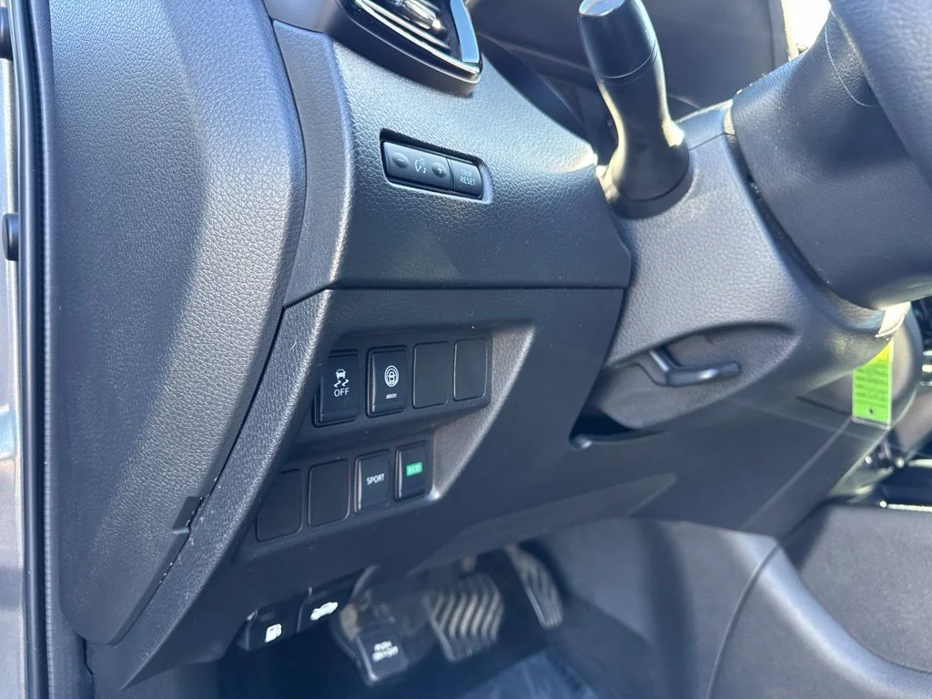 Used 2021 Gray Nissan S image 24