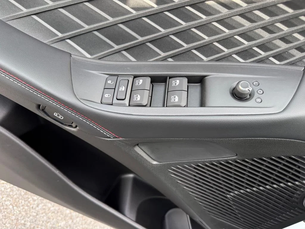 2026 Dodge Charger R/T - Photo 6