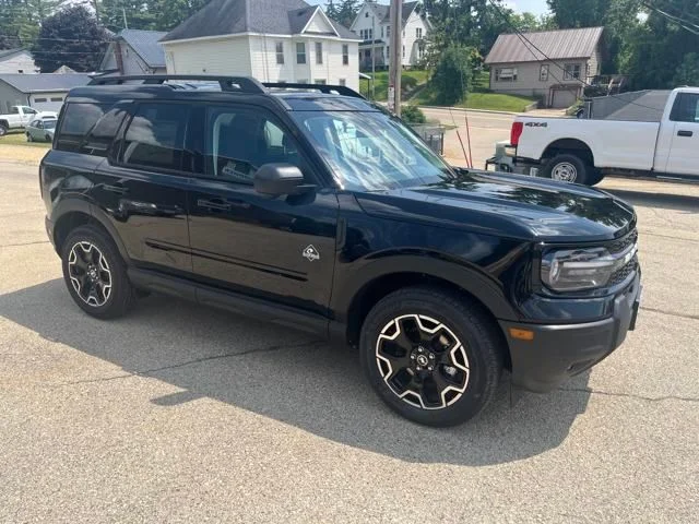 New 2025 Shadow Black Ford Outer Banks® image 10