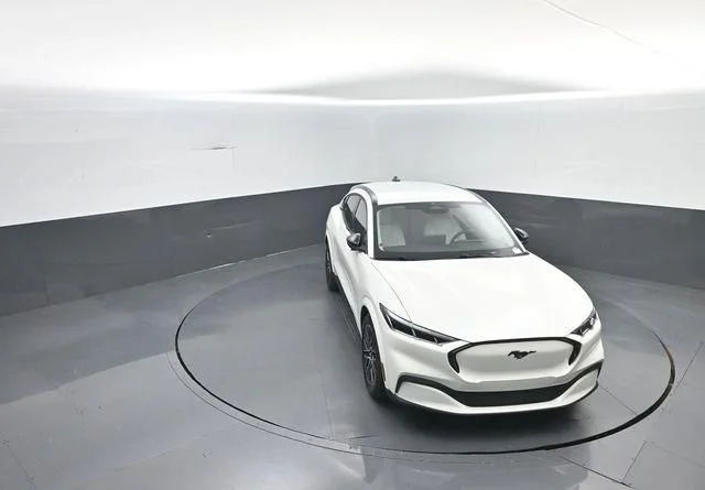 New 2026 Star White Metallic Tri-coat Ford Premium image 26