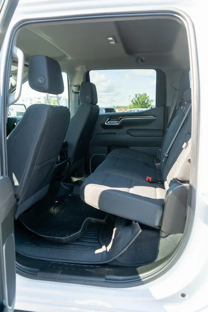 Used 2025 White GMC Elevation image 10
