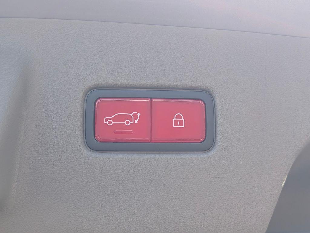 New 2027 Silver Hyundai Blue SEL 7P image 11