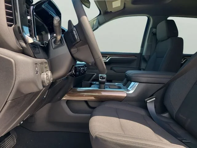 New 2026 Summit White Chevrolet LT image 18