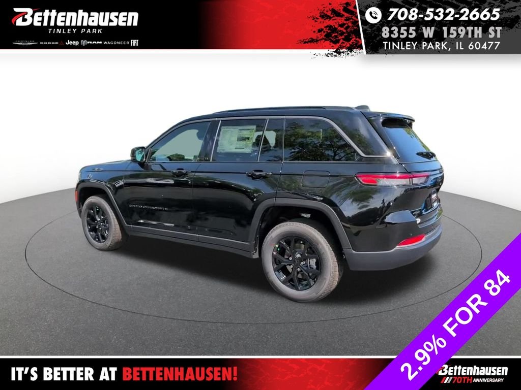 New 2026 Diamond Black Crystal Pearl-Coat Exterior Paint Jeep Altitude image 12