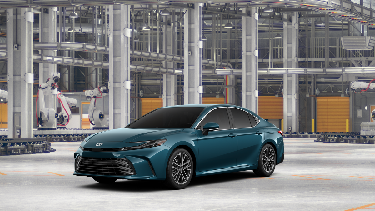 2026 Toyota Camry XLE Hybrid's photo