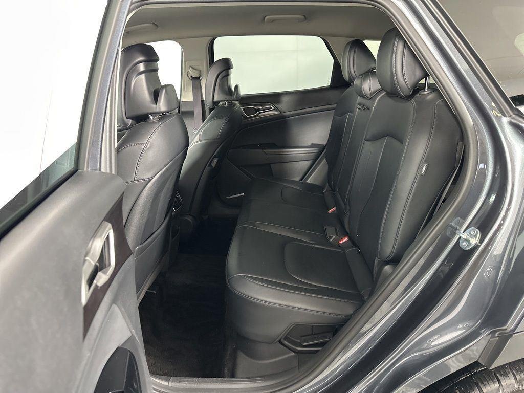 Used 2025 Gravity Gray Kia EX image 25