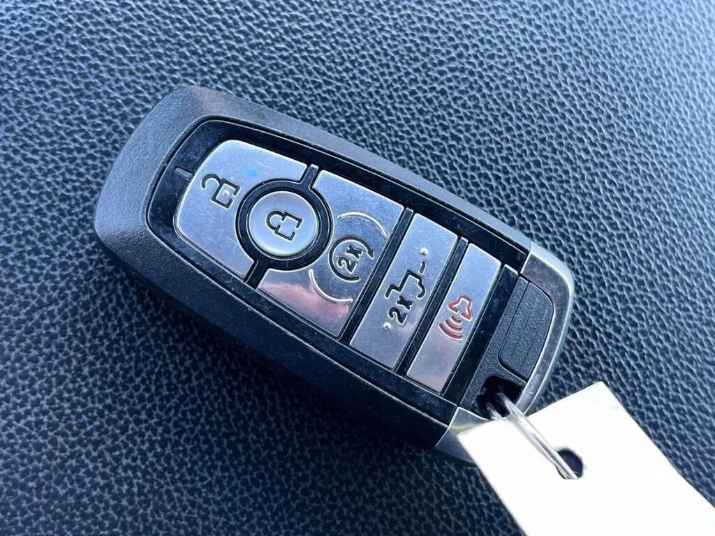 Used 2023 Iconic Silver Metallic Ford Tremor image 4