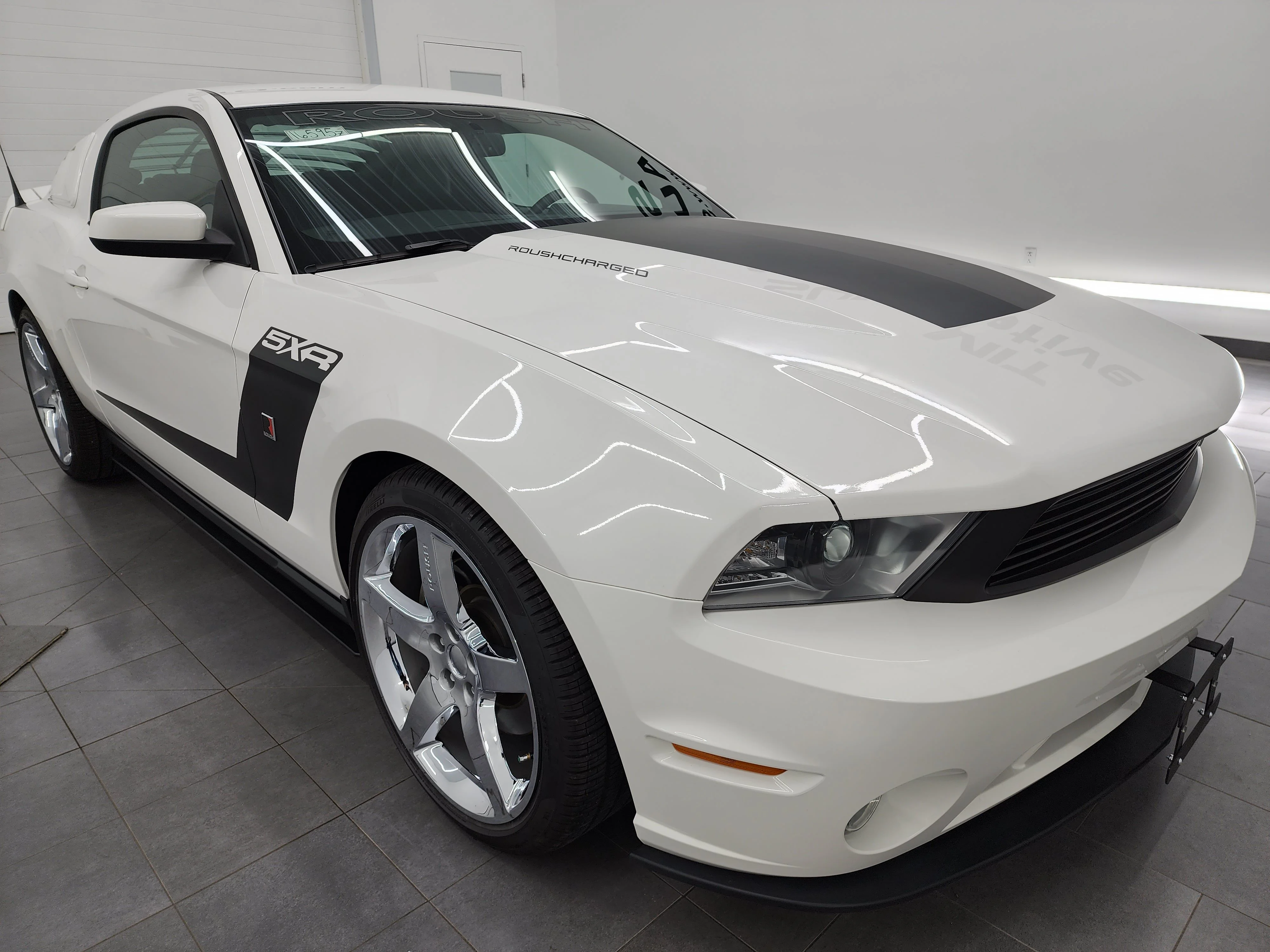 Used 2011 Performance White Ford GT Premium image 3