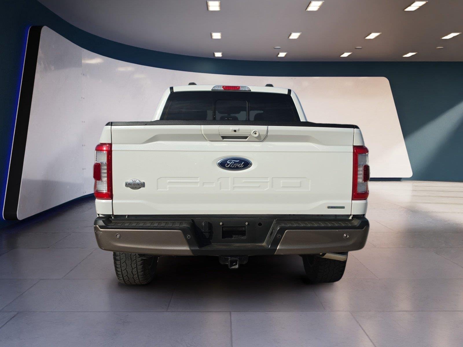 Used 2022 Star White Metallic Tri-Coat/Stone Gray Ford King Ranch image 4