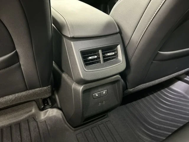 Used 2024 Summit White Chevrolet 3LT image 20
