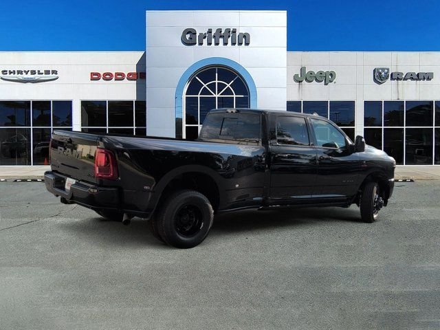 New 2026 Diamond Black Crystal Pearl-Coat Exterior Paint RAM Laramie image 4