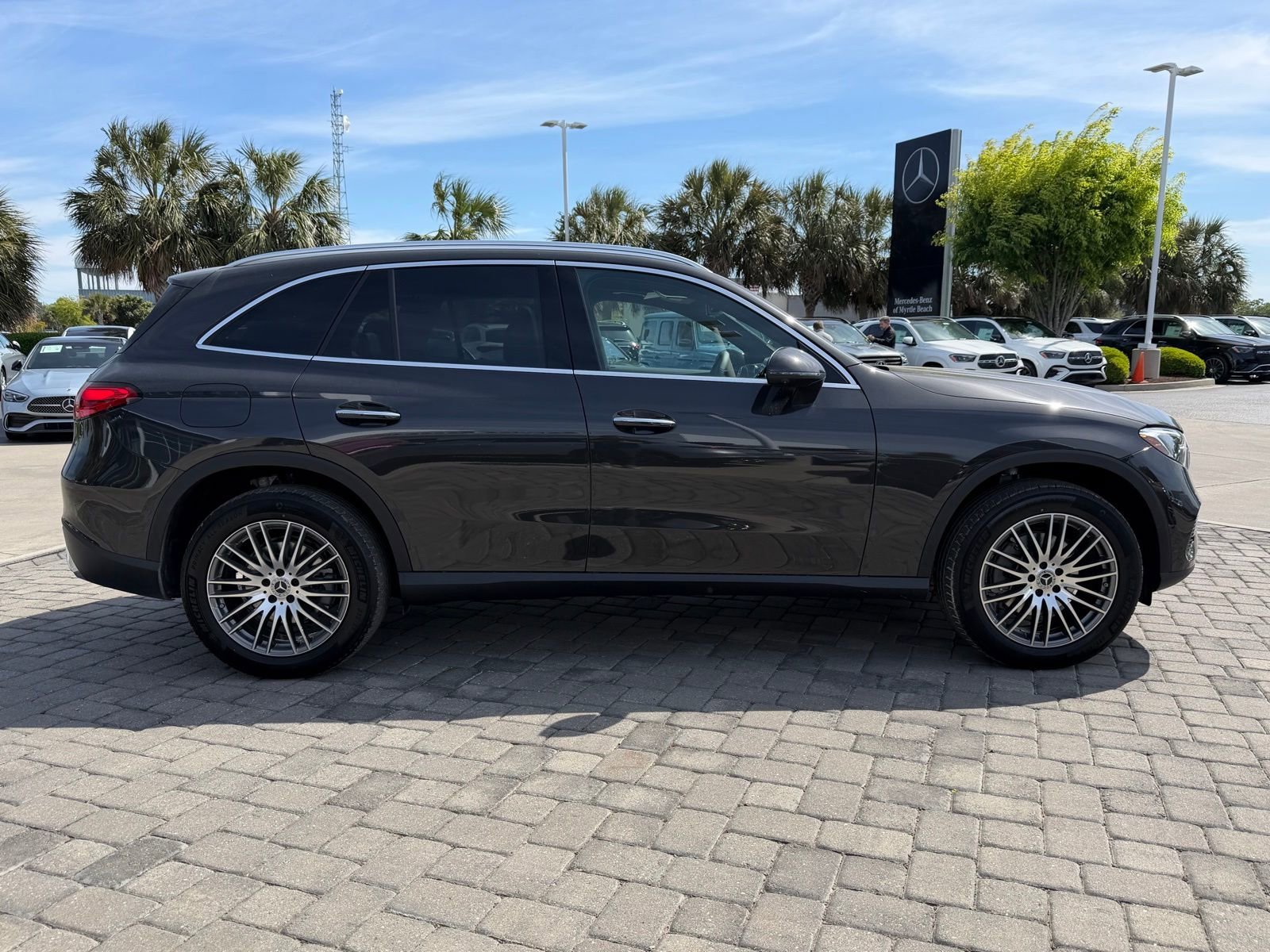 New 2026 Graphite Grey Metallic Mercedes-Benz GLC 300 image 33