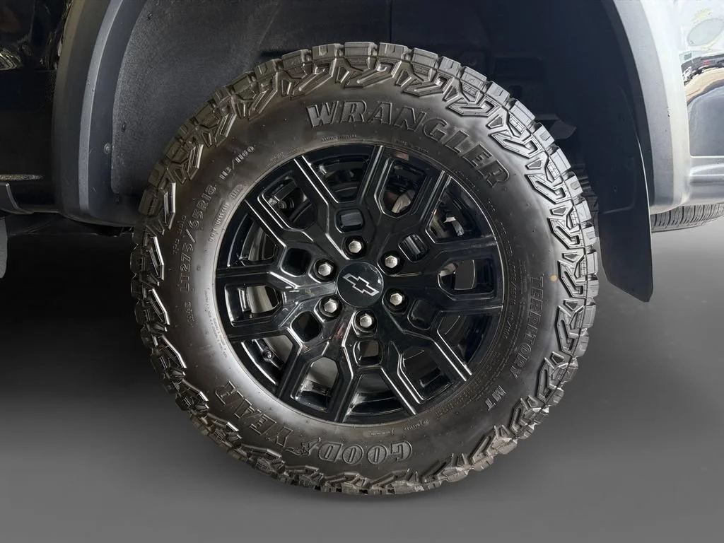 Used 2026 Black Chevrolet Trail Boss image 16