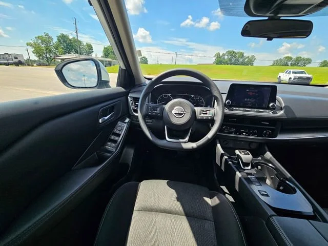 Used 2024 White Nissan SV image 13