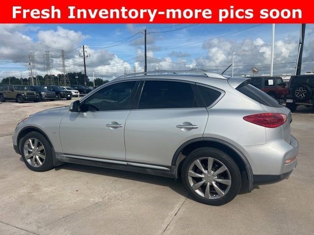 Used 2017 Liquid Platinum INFINITI RWD image 4