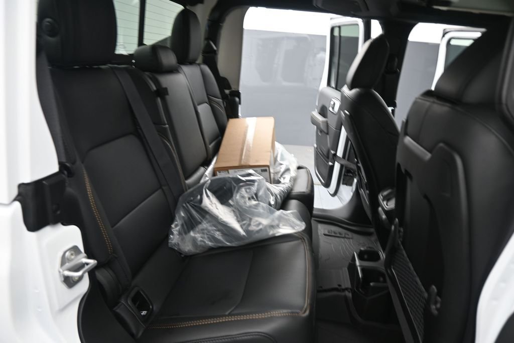 New 2026 Bright White Clearcoat Jeep Texas Trail image 16