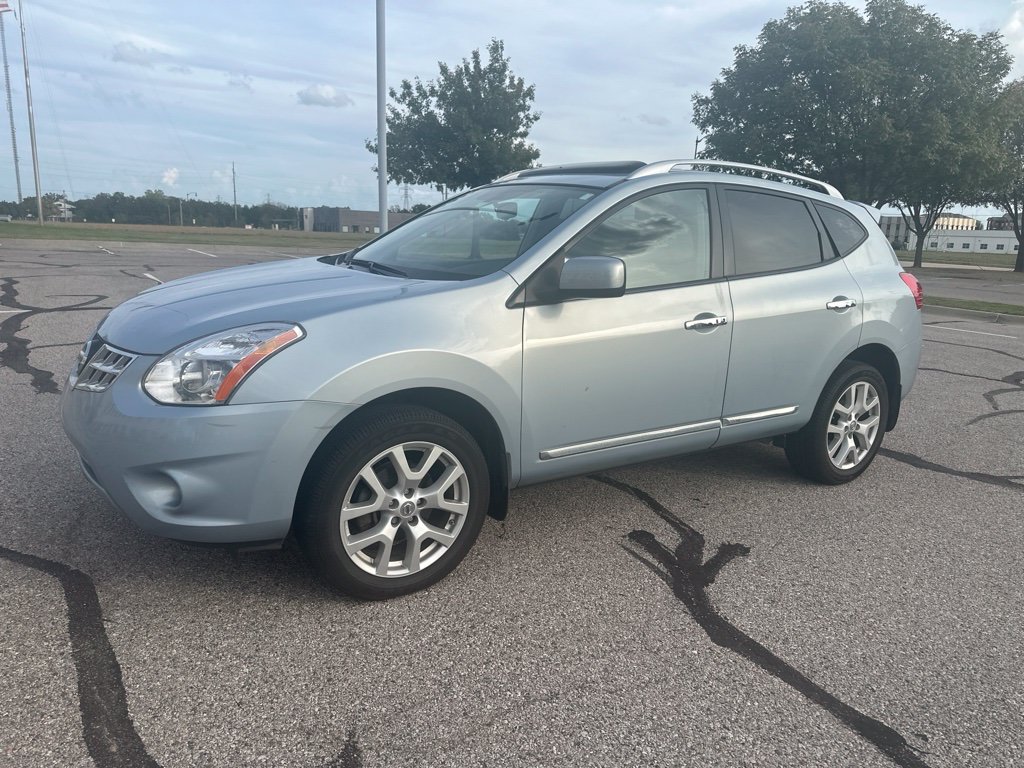 Used 2011 Blue Nissan SV image 1