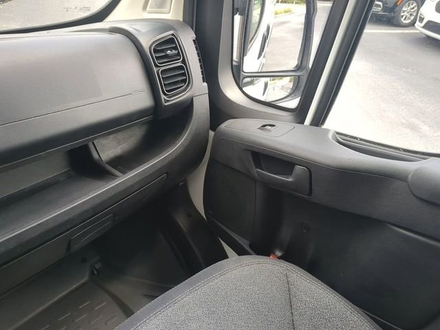 Used 2025 White Ram Base image 18