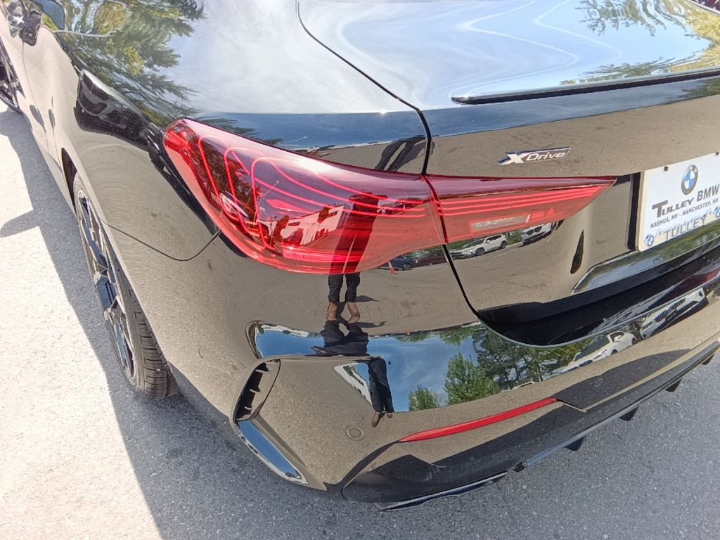 Used 2026 Black Sapphire Metallic BMW M440i xDrive image 27