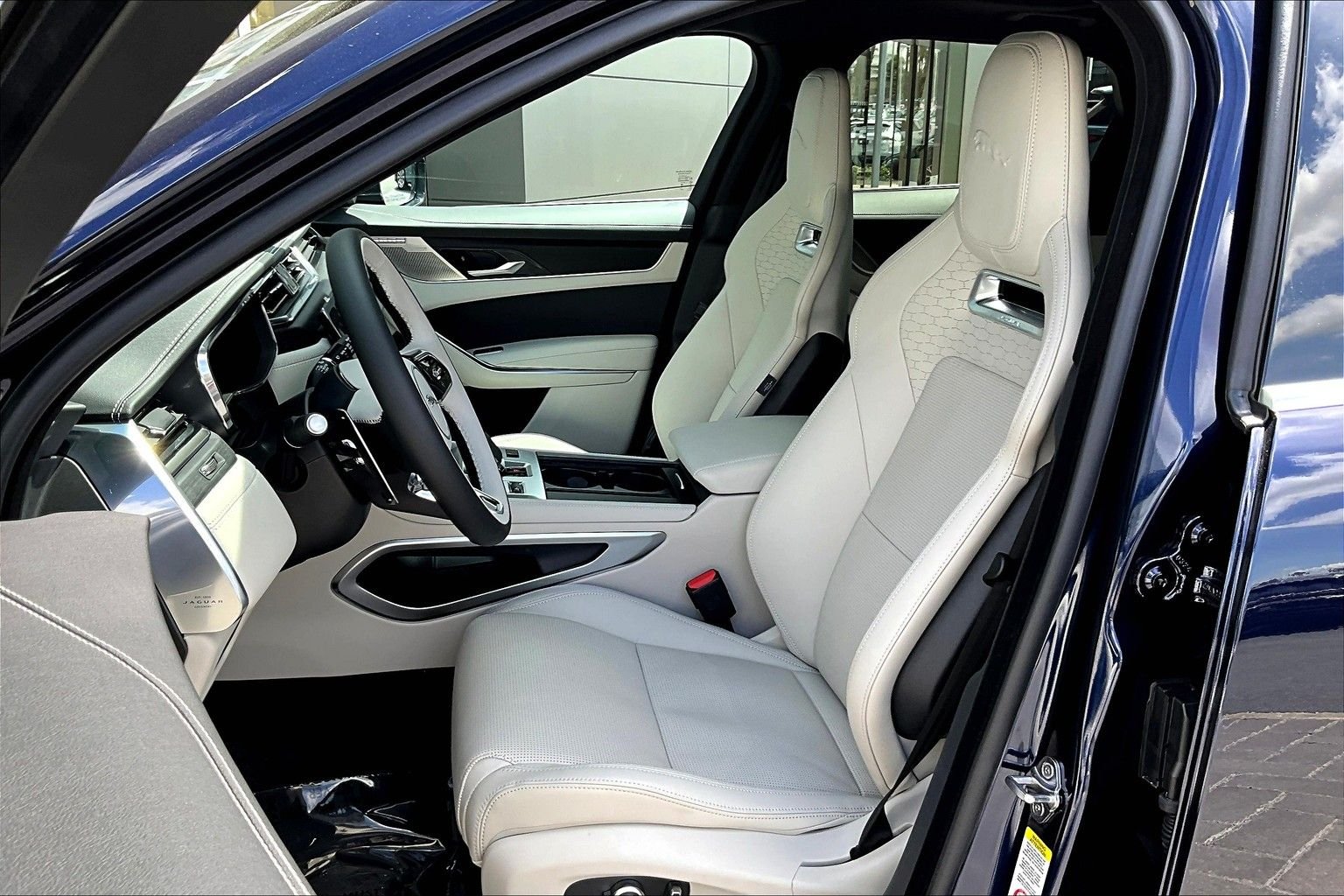 2026 Jaguar F-Pace R-Dynamic S - Photo 9