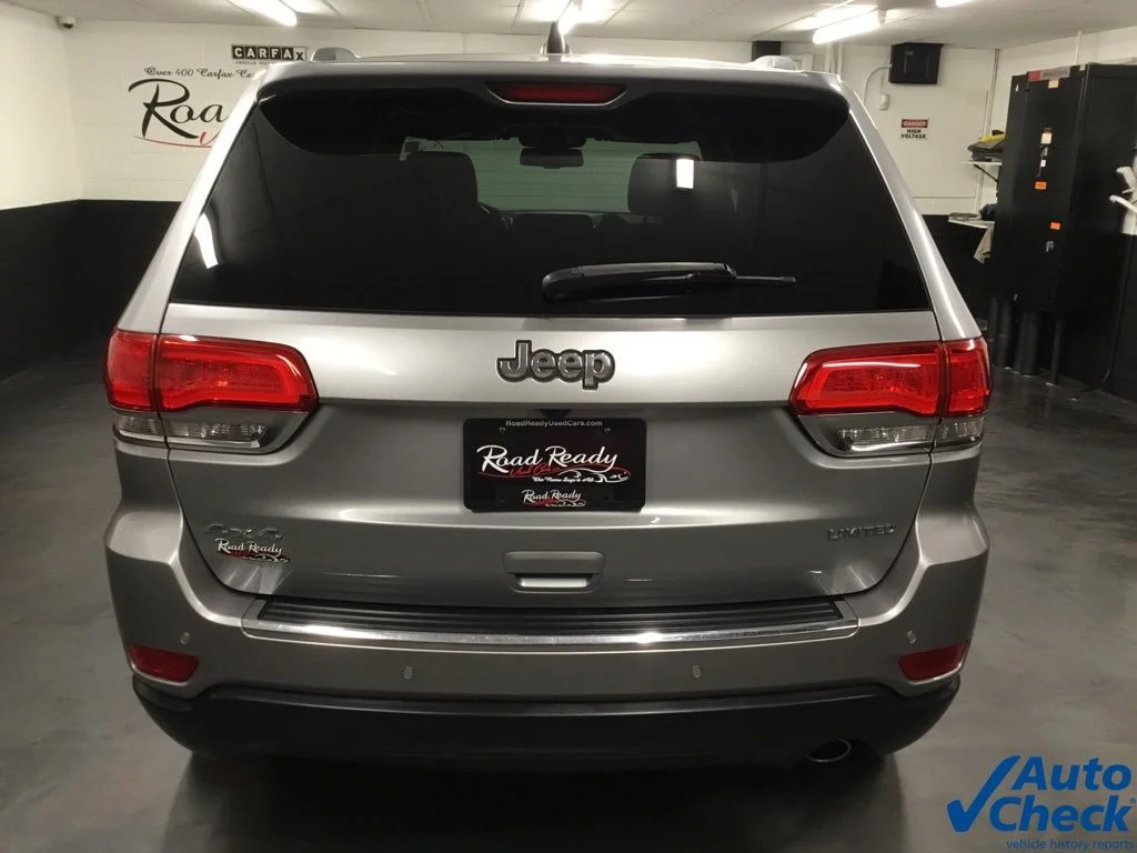 Used 2016 Silver Jeep Limited image 9