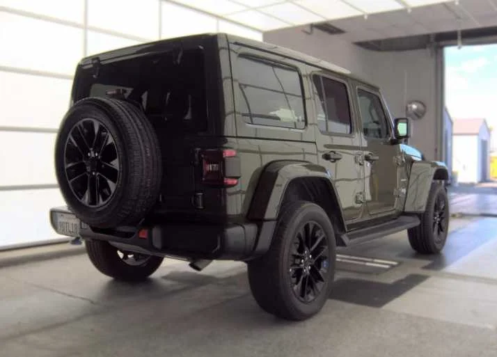 Used 2023 Sarge Green Clearcoat Jeep Sahara image 5