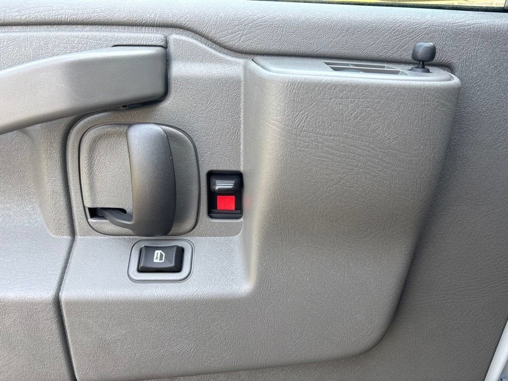 2026 GMC Savana Cargo Work Van - Photo 10